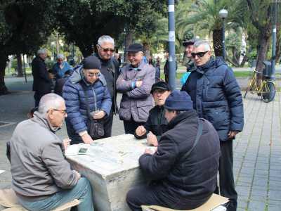 �Nonostante ci� questo luogo permette di stringere nuove amicizie �afferma il 70enne Ferdinando �: qui abbiamo formato una bella comitiva di pensionati e ci incontriamo tutti i giorni. Peccato per la pulizia per�...